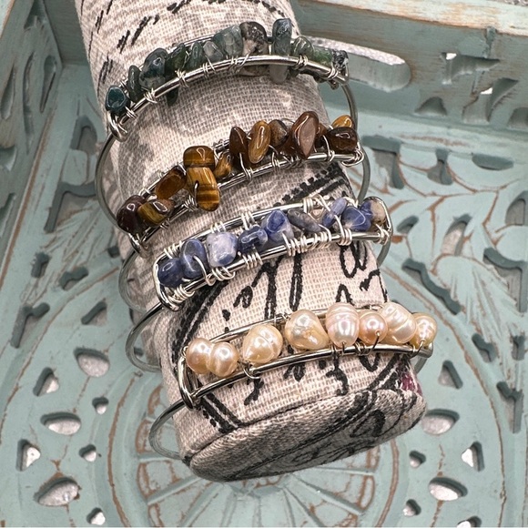 Tiger's eye silver beaded bangle bracelet - Picture 2 of 8